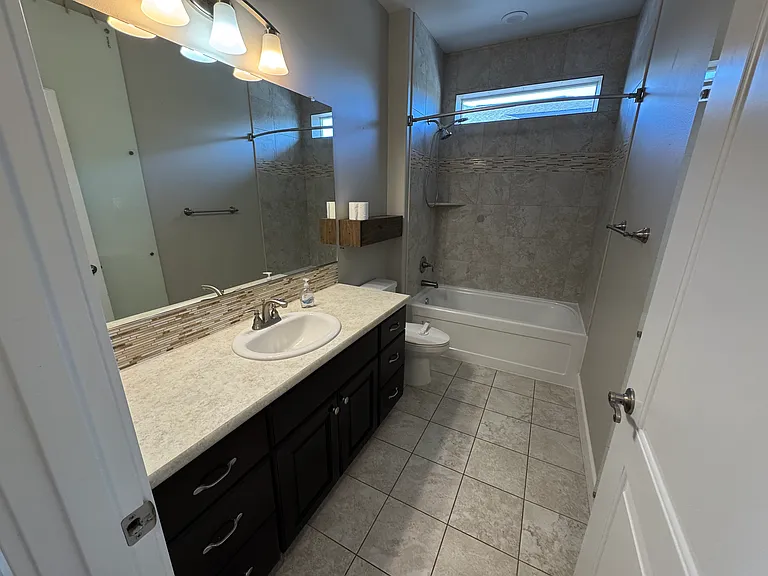 1820 E Madera St — Photo 15