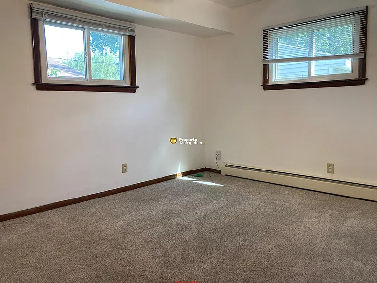 954 W Cecil St — Photo 10