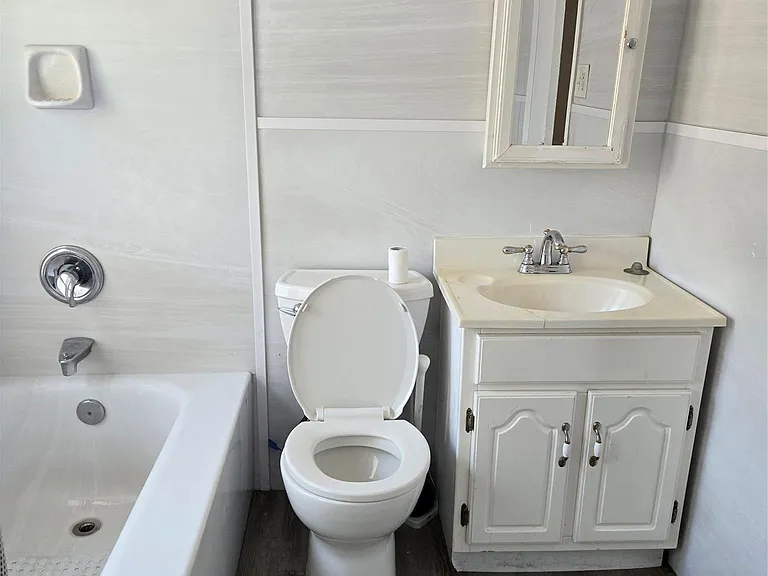 717 Henry St #2 — Photo 5