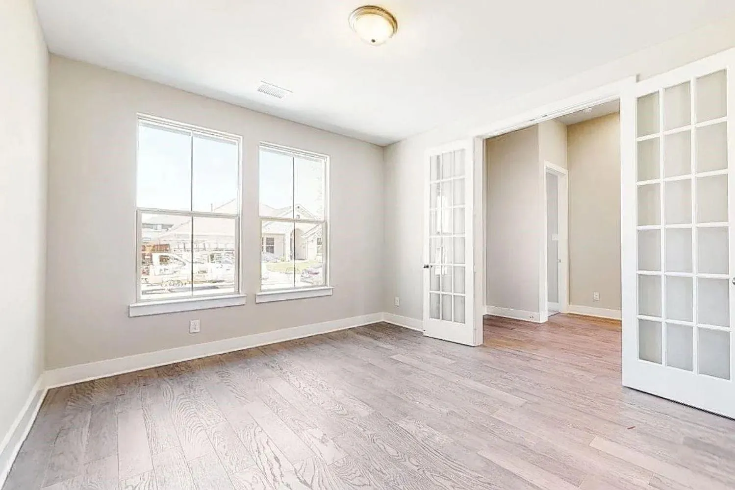 3 bed, 2252 sqft, $2,599 — Photo 4