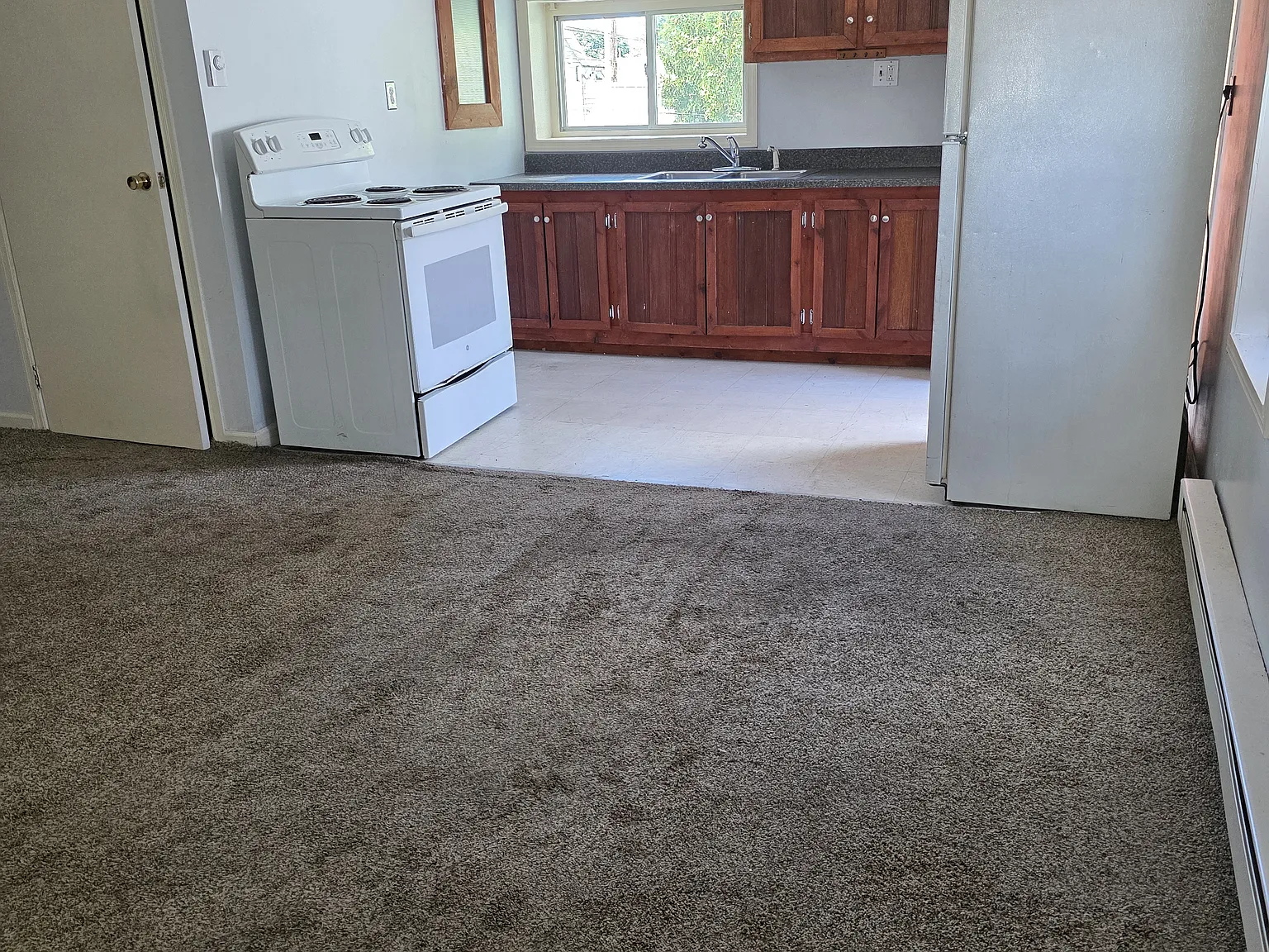 Studio, 415 sqft, $700 — Photo 3