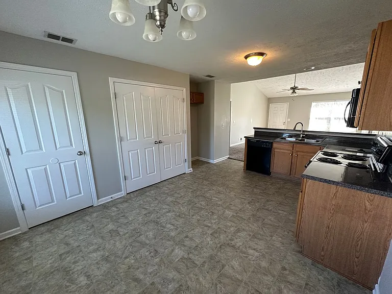 1824 Cason Trl — Photo 8