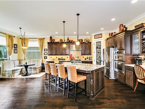 4th image of 11139 SE 61st Pl