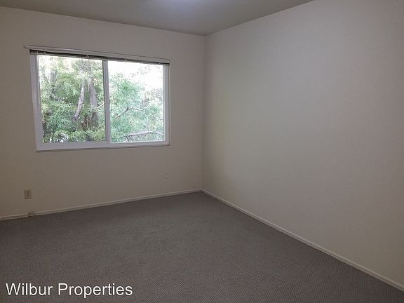 5th image of 1311 Hoover St APT 04