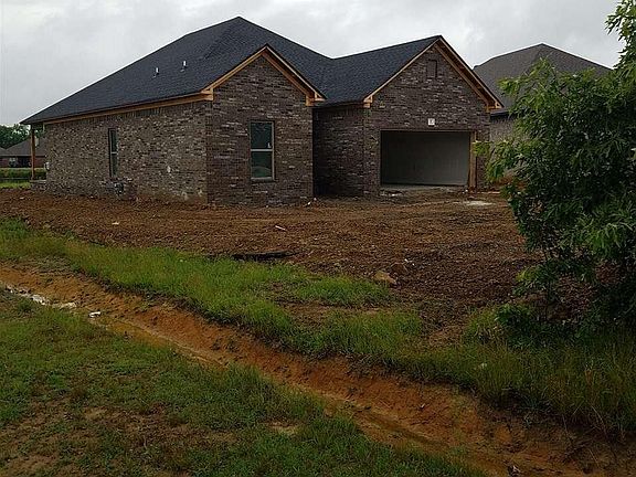 4th image of 6 Joel Ln
