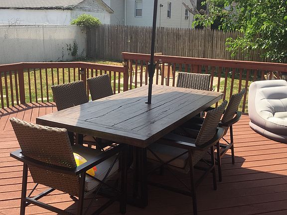 4th image of 1035 Essex Ave
