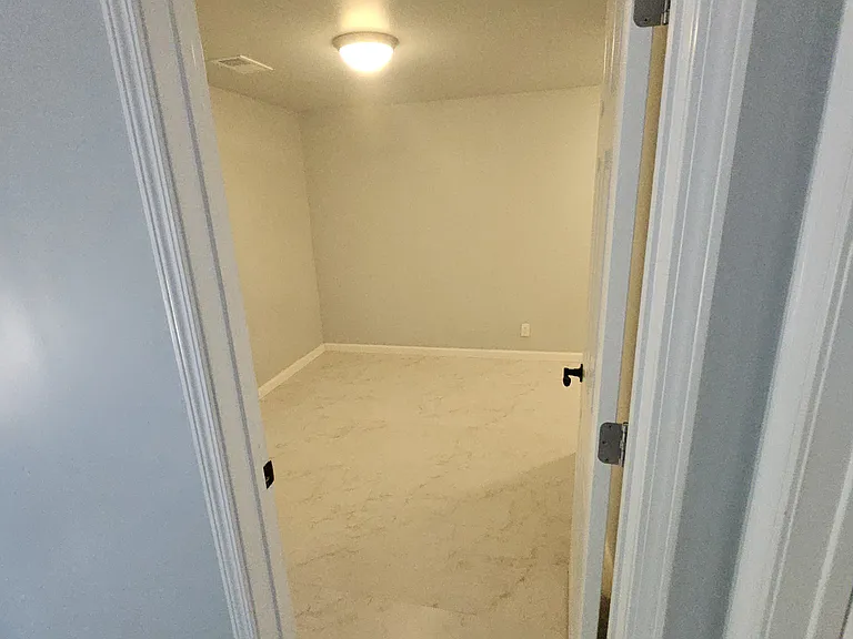 1091 Hillcrest Dr SE — Photo 10