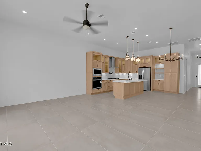 12825 Middlesbrough Ave — Photo 15
