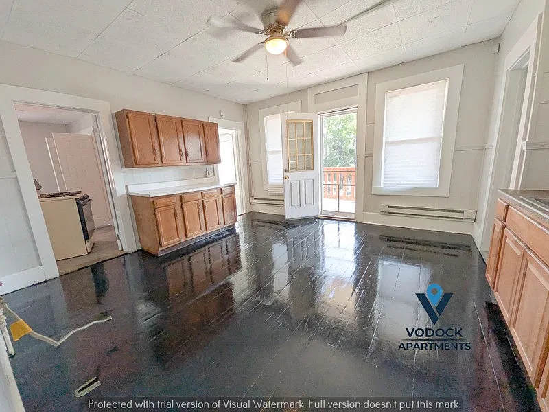 212 Lyman #3L — Photo 3