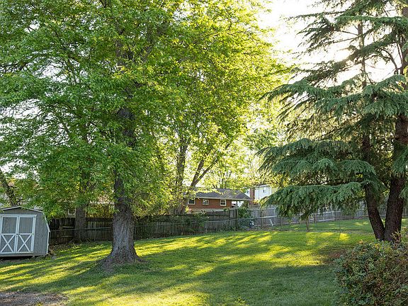3rd image of 2926 Neil Dr