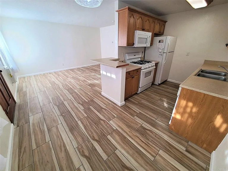 4425 50th St #9 — Photo 6