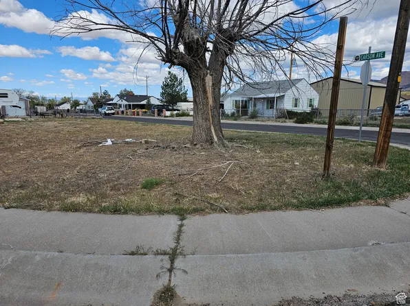 176 Grassy Trl, East Carbon, UT 84520