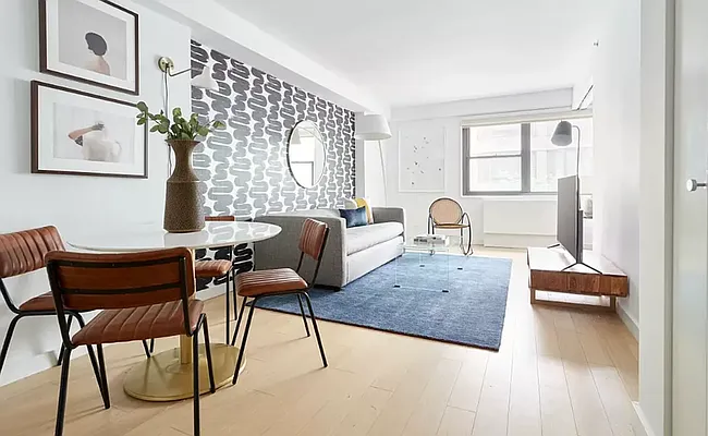 Rented by Manhattan Realty Group | media 7