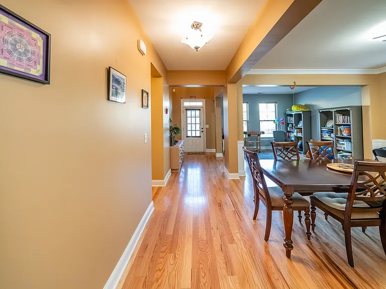 5330 Breckinridge Ln — Photo 3