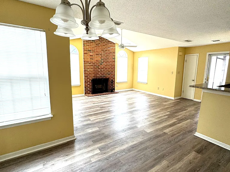436 Lees Mill Dr — Photo 7