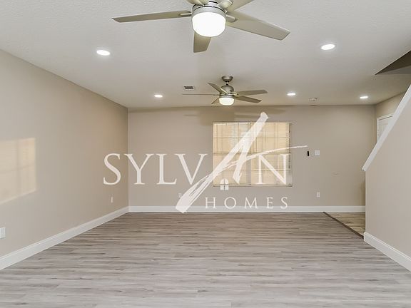 018-photo-living-room-12236494_12032022