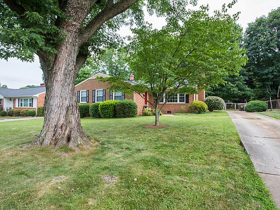 3rd image of 2913 W Cornwallis Dr