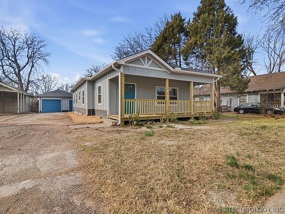 2nd image of 410 S Xanthus Ave