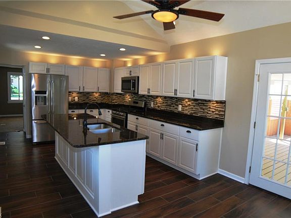 5th image of 2740 Fairview Pl