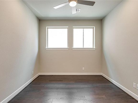 4th image of 701 Marioneth Dr