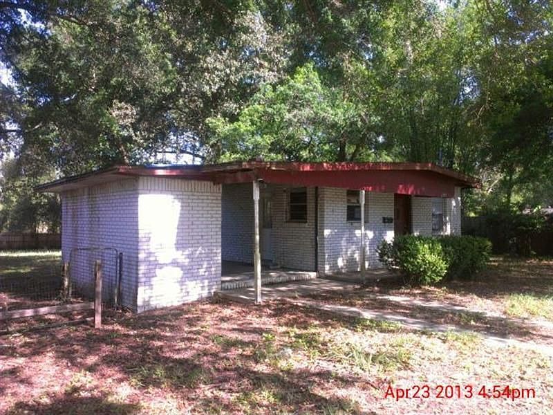 2nd image of 3555 Peach Dr