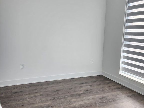 3rd image of 585 Bloor St E #3620