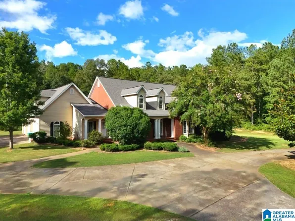1135 Southridge Ln, Talladega, AL 35160