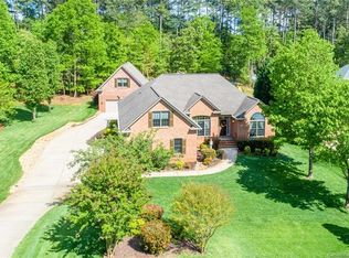 2592 Camelia Pointe Dr, Sherrills Ford, NC 28673