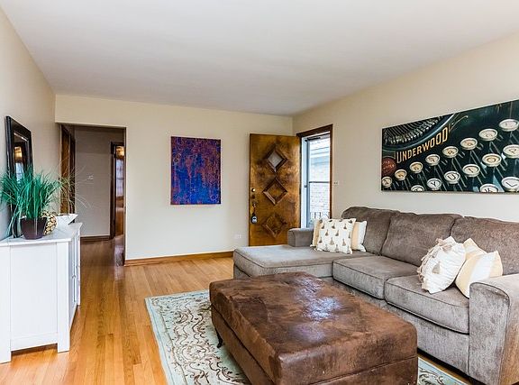 5th image of 2044 W Summerdale Ave