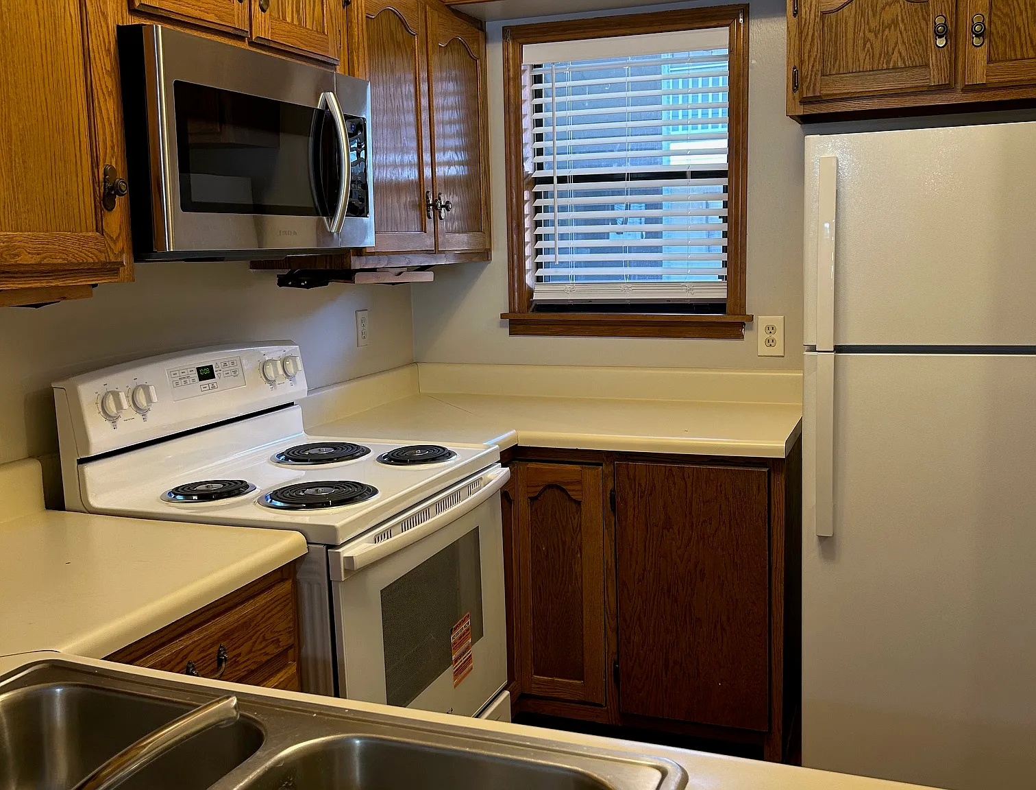 2 bed, 1000 sqft, $1,000 — Photo 1