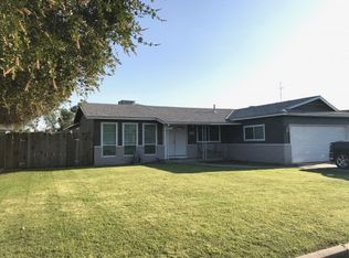641 Meadow Ln, Lemoore, CA 93245