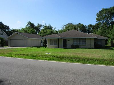 211 Meadowlawn Ave, Shoreacres, TX, 77571