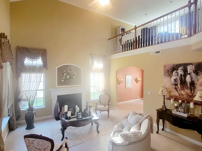 8434 Meadowcreek Village Dr — Photo 12