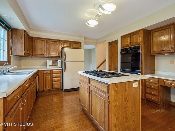 5th image of 851 Warwick Ln