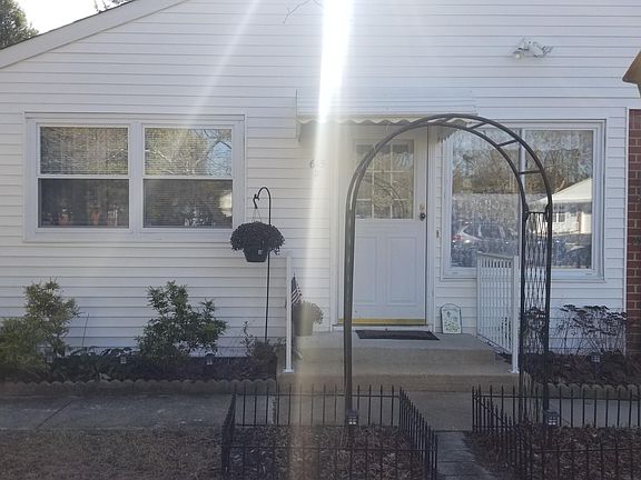 3rd image of 615 Willow Lane #D