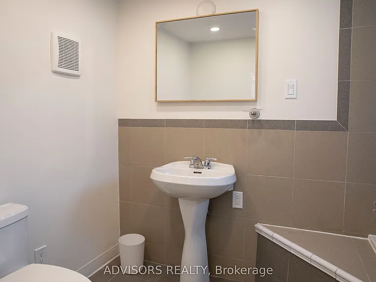 310 W 2nd St #2 — Photo 21
