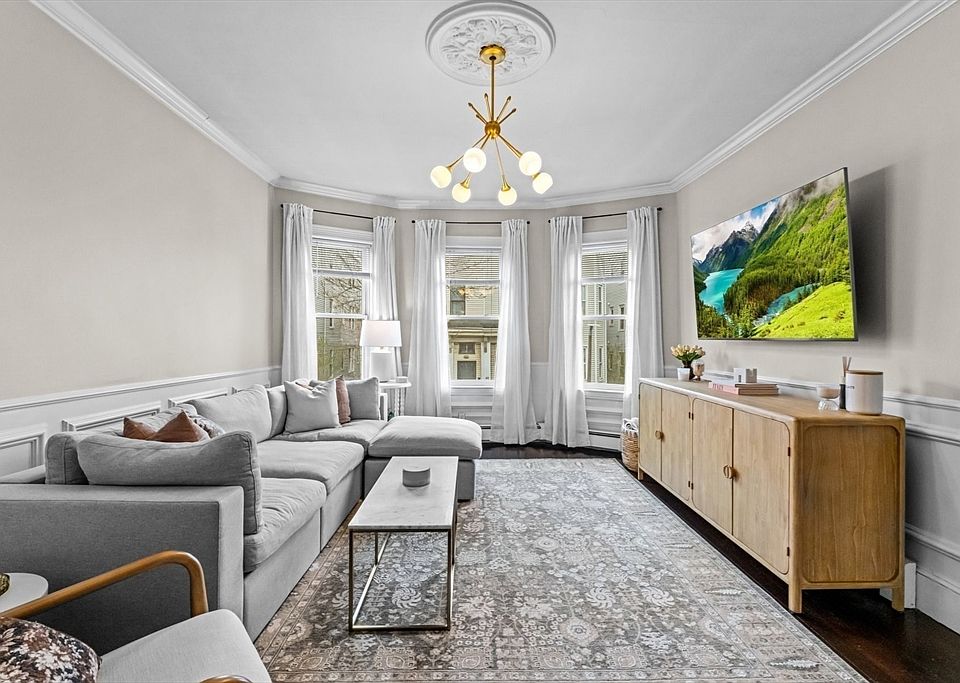 1st image of 37 Moseley St #2