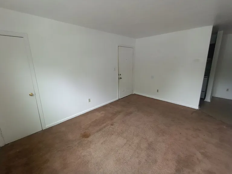 351 San Antonio Blvd — Photo 12
