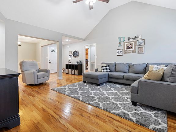 2nd image of 497 Farmway Dr SE