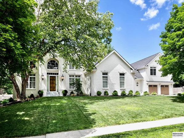 15722 Burt St, Omaha, NE 68118