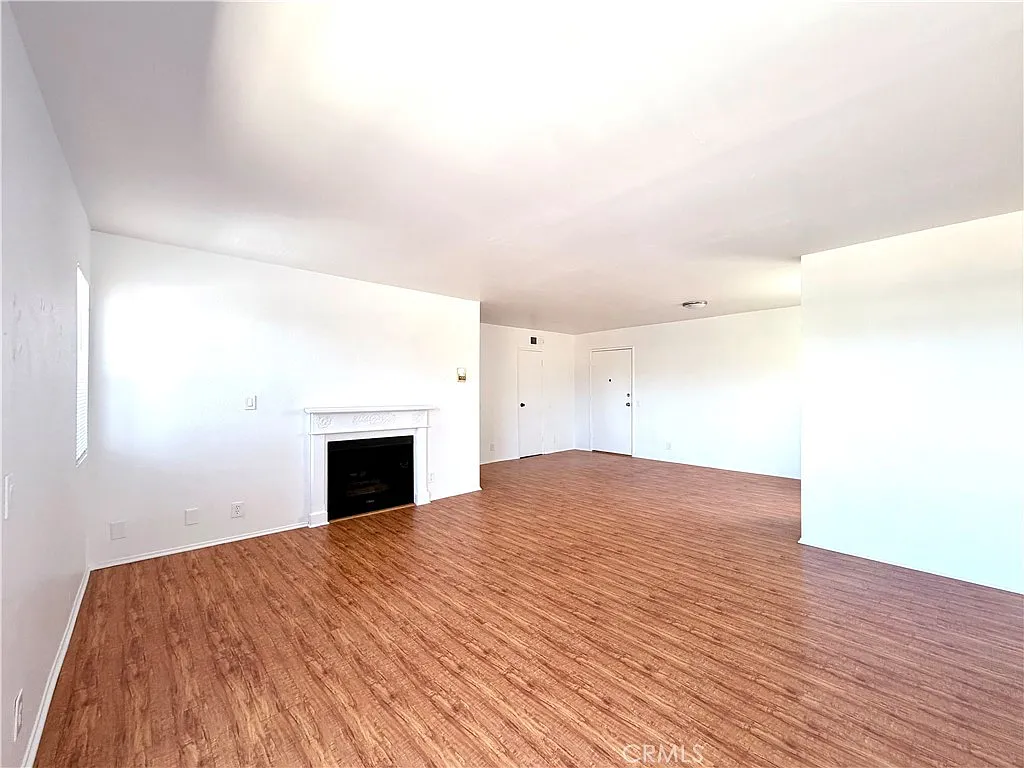 2 bed, 1200 sqft, $2,700 — Photo 4