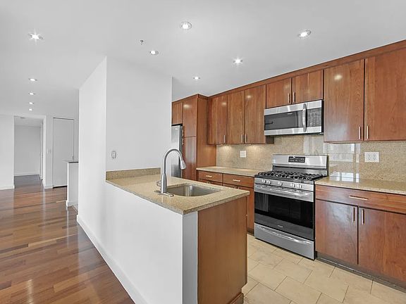 4th image of 392 Central Park W #10HJ