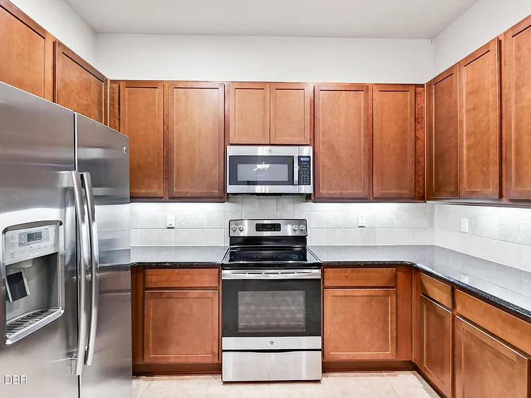 802 Aldenham Ln — Photo 12