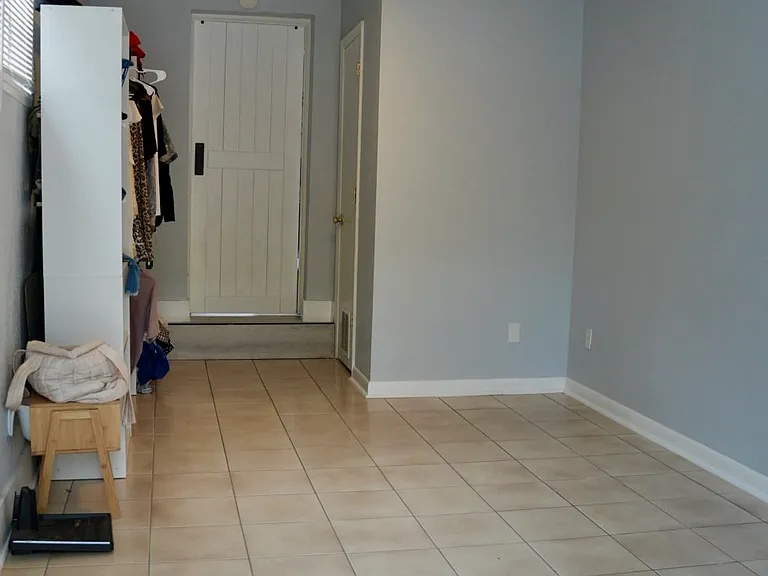 3005 Saxon Dr — Photo 11