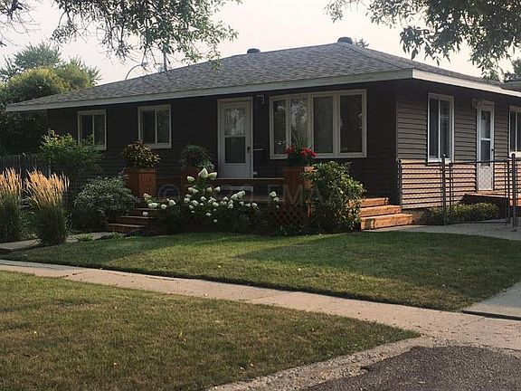 4th image of 701 2nd St E