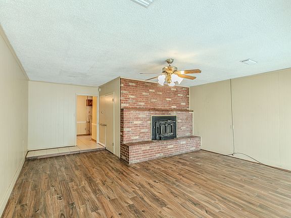 5th image of 3029 Esters Ct