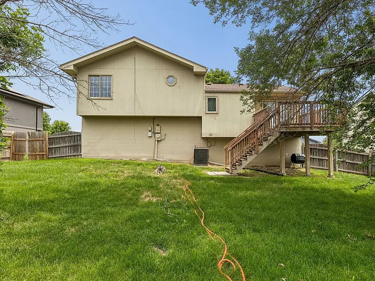 2402 King Dr — Photo 30