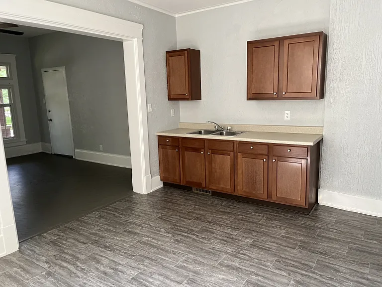 336 E Broadway St #2 — Photo 7