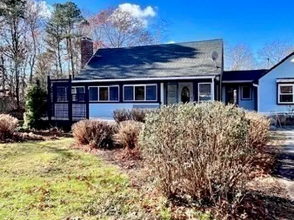213 Quaker Meeting House Rd, East Sandwich, MA 02537
