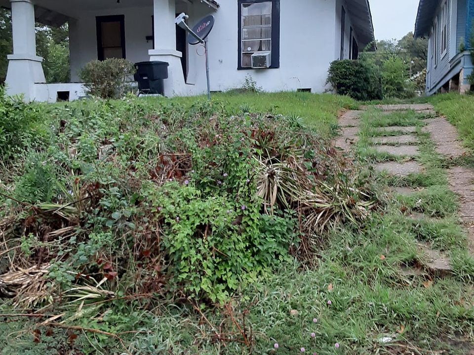 1st image of 2832 Milton St